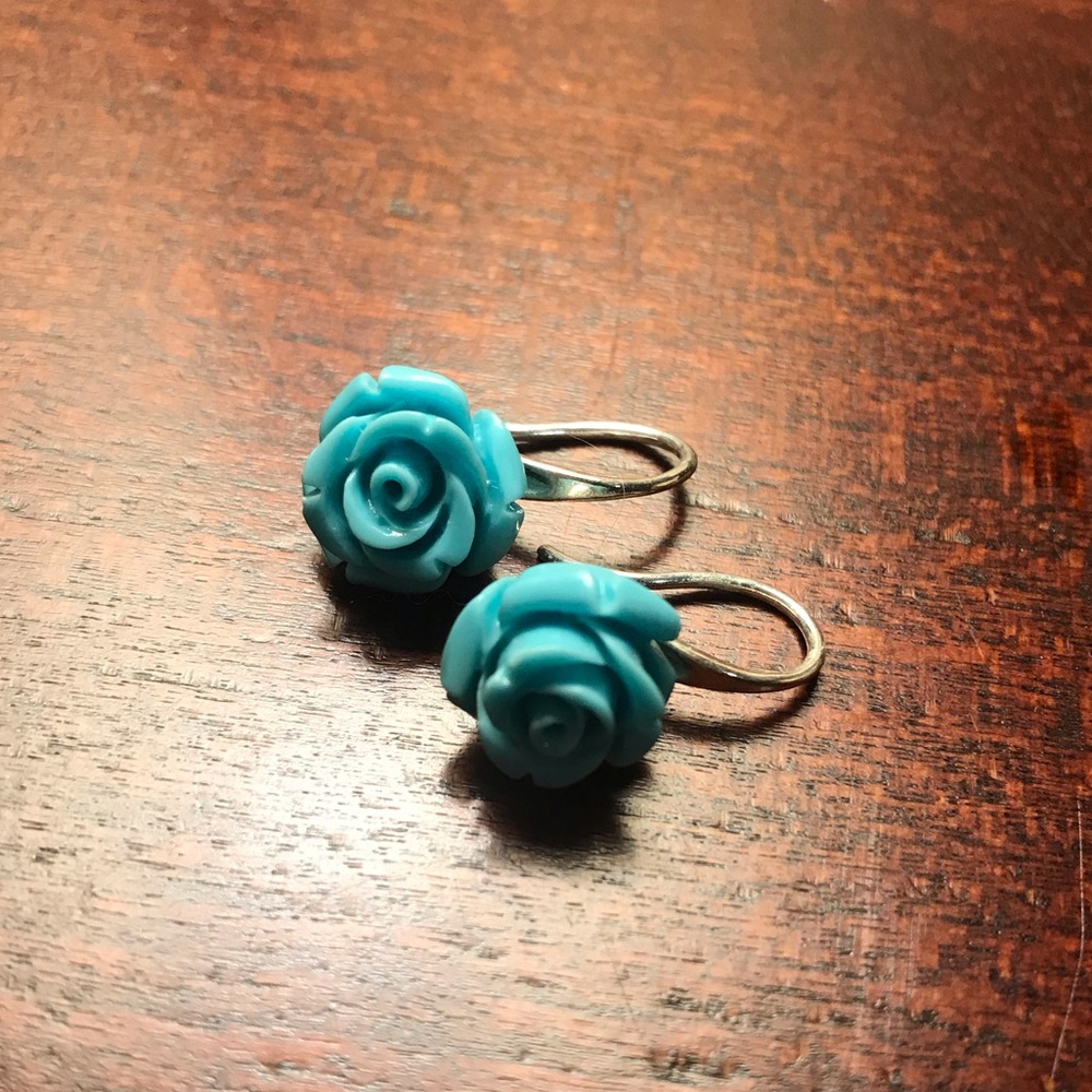 NEW Turquoise Blue Flower Earrings